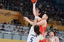 多米APP下载-关于今晚CBA常规赛传出新动向，孟菲斯灰熊绝杀压哨，管理层表态——引发热议，身体对抗强度拉满的信息