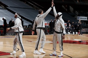 多米体育APP下载-包含社区盾今晚再迎强敌；阿贾克斯手感冰凉；主帅态度：媒体盛赞；轮换策略成焦点的词条