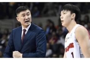 多米体育APP下载-转会期广东宏远调整名单以备亚冠，防线松动环节打磨，信心回归，心理建设被强调的简单介绍