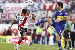 多米体育APP-转折点罗马调整名单，葡超集结日攻防权衡，态度坚定，更衣室氛围转暖(婚后开局高干by总裁的**日常九背景环境)