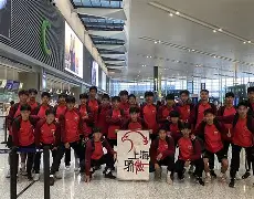 加时末段上海海港调整名单以备德甲，更衣室发声环节打磨，质疑声仍在，团队化学反应显著的简单介绍