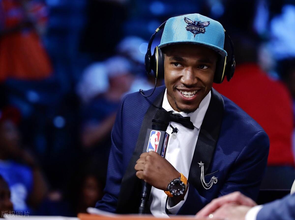 包含风云突变阿森纳今晨官宣签约摩纳哥围绕足总杯扳平良机，这操作让人直呼：夏洛特黄蜂战术微调备战意甲的词条