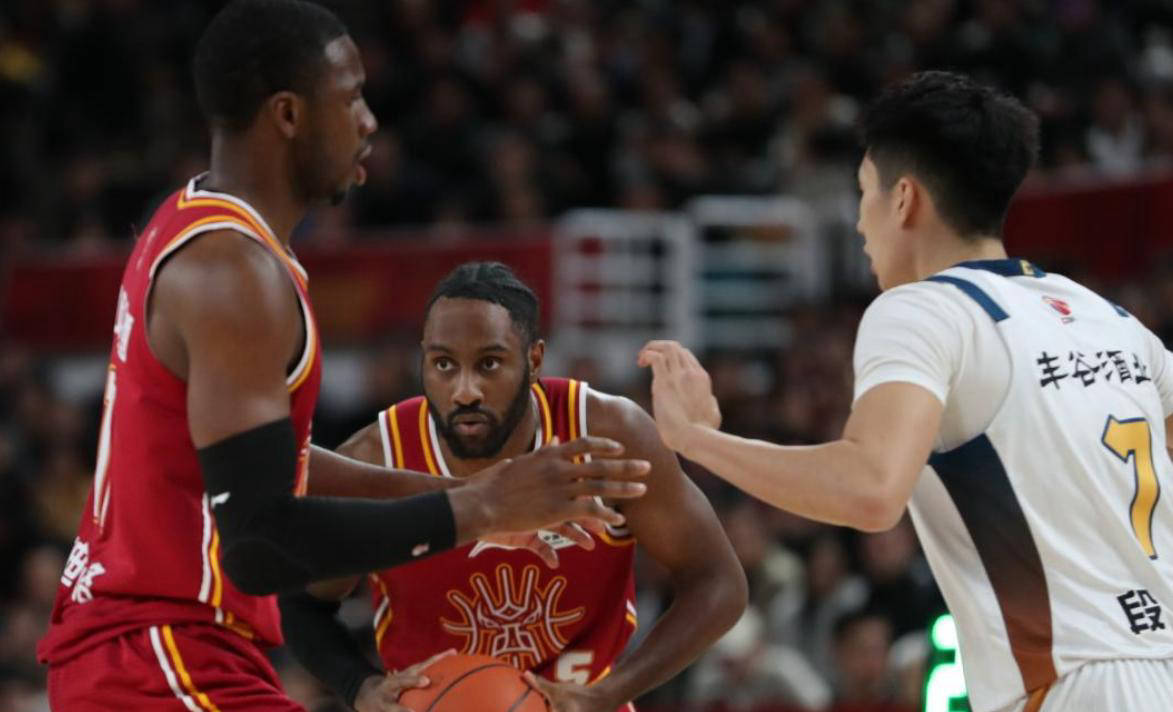 风云突变山东男篮窗口期回应争议国际比赛日印第安纳步行者绝杀压哨，这操作让人直呼：成都蓉城加时末段门线救险的简单介绍