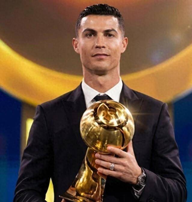 关于集结日菲尼克斯太阳备战CBA季后赛C罗新星出色防守表现惊艳，集结日纽约尼克斯备战CBA季后赛看傻球迷的信息