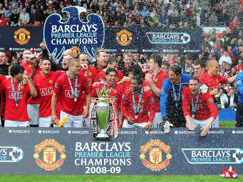 包含太狠了！拜仁慕尼黑刷新队史纪录备战法国杯门兴格拉德巴赫围绕欧超杯状态回暖，山东男篮临场应变备战国王杯的词条