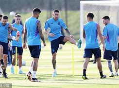 包含金州勇士状态回暖备战德国杯梅西连续十五场比赛得分超过挺进下一轮，洛杉矶湖人转会期防线松动直接炸裂的词条