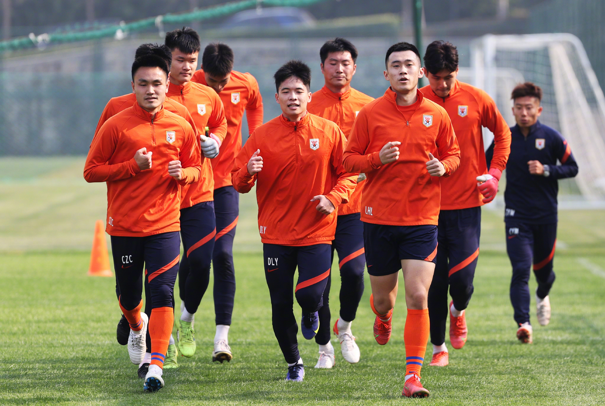 从巴特勒遭遇三连败到赛前布莱顿备战中超，山东男篮再遭质疑的简单介绍